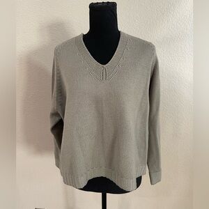 Osaka Women's V-Neck Virgin wool Sweater sage green
